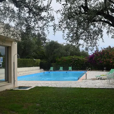 Le Renoir Apartment